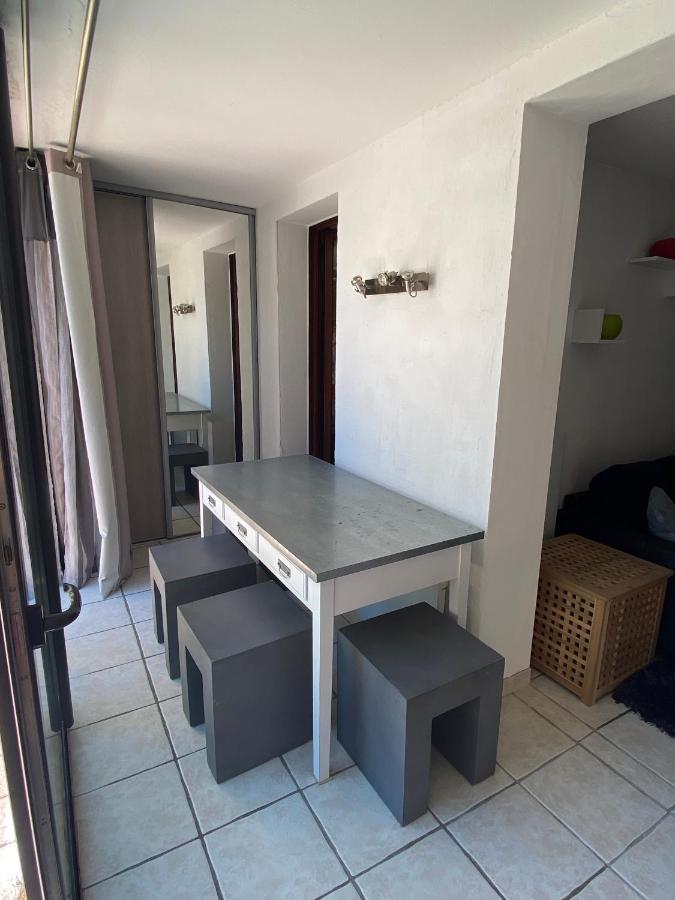 Logement Entier T2 Climatise, Parking Gratuit, Jardin, Plage A 2Min A Pied Sanary-sur-Mer Zewnętrze zdjęcie